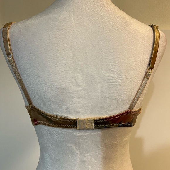 Vintage Victoria’s Secret Second Skin Satin, Miracle push up bra - Picture 2 of 3